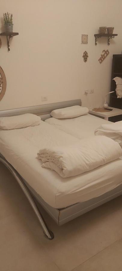 נקודות ריפוי Apartment Tirat Carmel Екстериор снимка