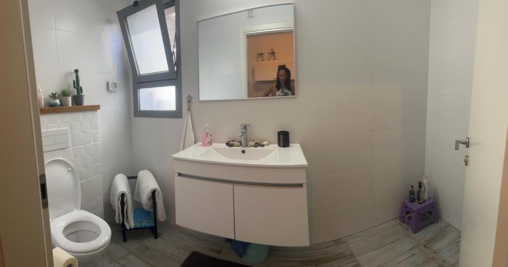 נקודות ריפוי Apartment Tirat Carmel Екстериор снимка